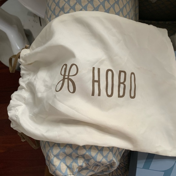 NEW! HOBO Mila Crossbody — Leather Small Purse + Wallet — w/ Dustbag - Picture 9 of 16